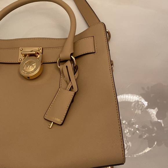 NWOT Michael Kors med Hamilton satchel. - Picture 3 of 13